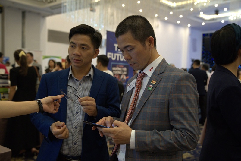 Tầm nhìn của người cận 1 độ