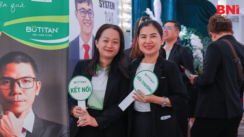 4/10 là cận mấy độ