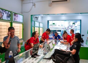 Mở cửa hàng kính thuốc