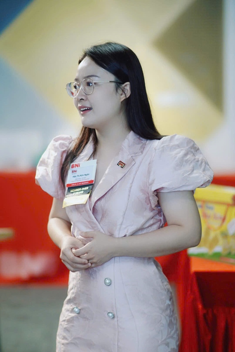 Nheo mắt là bệnh gì