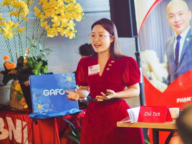 Nheo mắt có bị cận không
