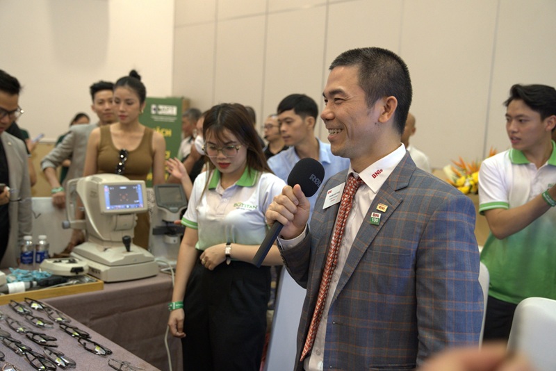Quy trình đo khúc xạ mắt