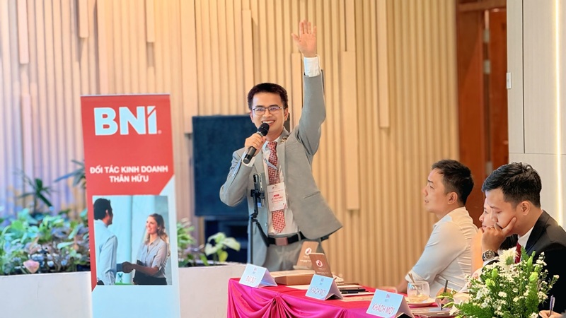 Mắt 4/10