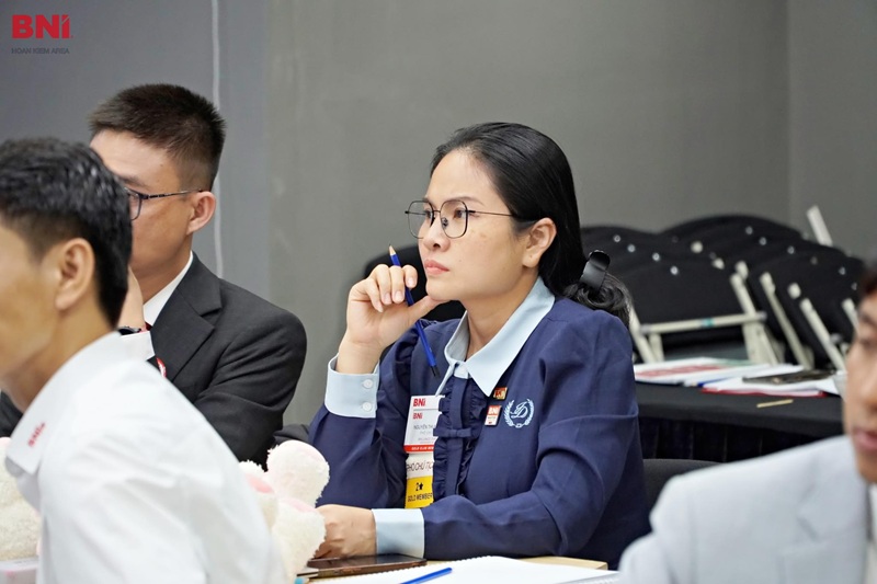 Mắt cận 1 độ có nên đeo kính không