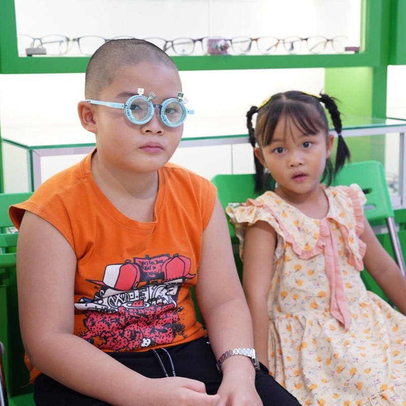 Mù màu đa sắc