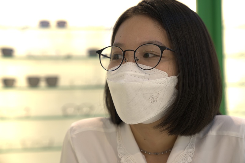 2 mắt bị ngứa