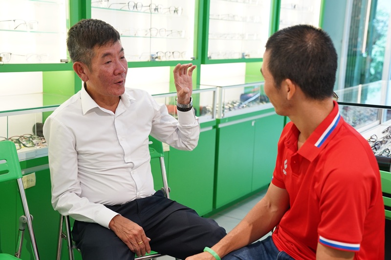 Viễn thị khác lão thị như thế nào
