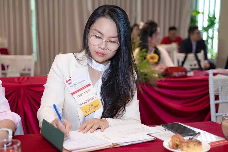 Thị lực 4/10