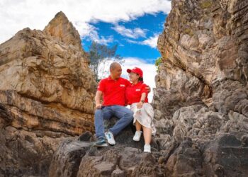 Mắt 8/10 có cần đeo kính không