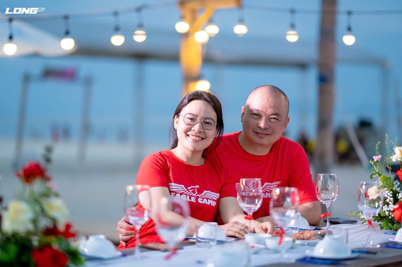 Mắt 8/10 có cần đeo kính không