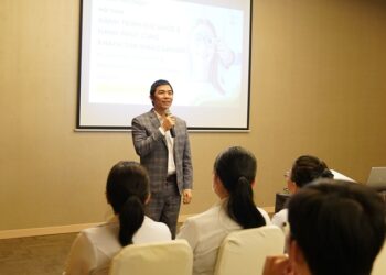 Mổ mắt cận ở Nhật