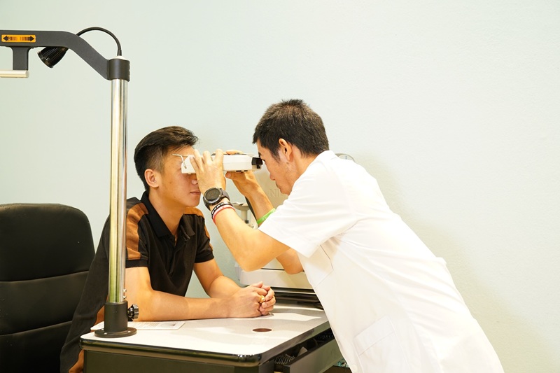 Mổ mắt cận lasik giá bao nhiêu