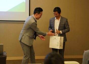 Nhìn xa mới thấy rõ