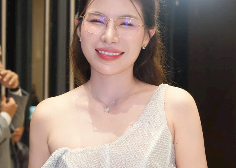 Cận 2 5 độ có nặng không