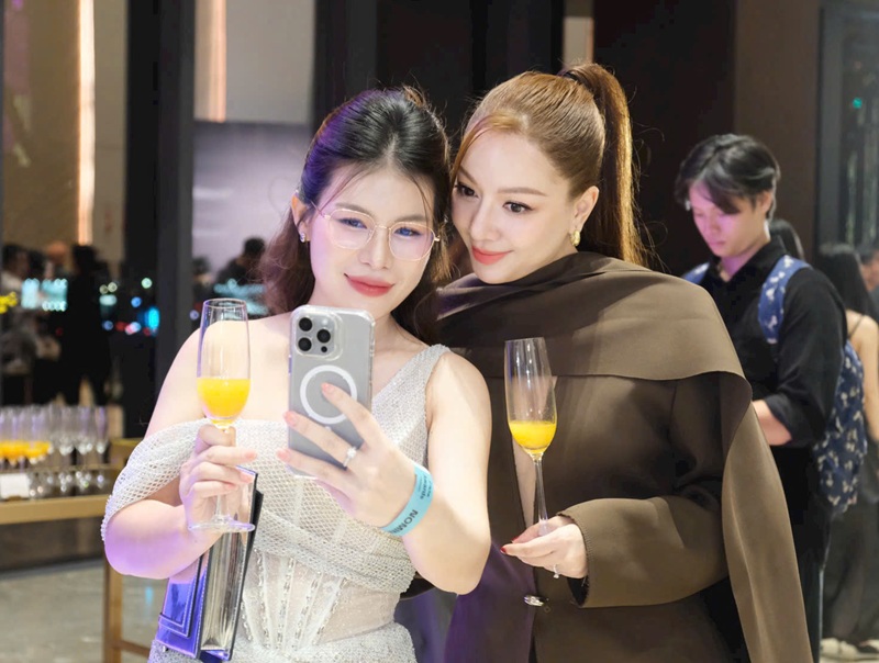 Cận 2.5 độ có nên đeo kính thường xuyên