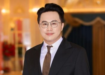 Cận 4 độ thì thị lực bao nhiêu