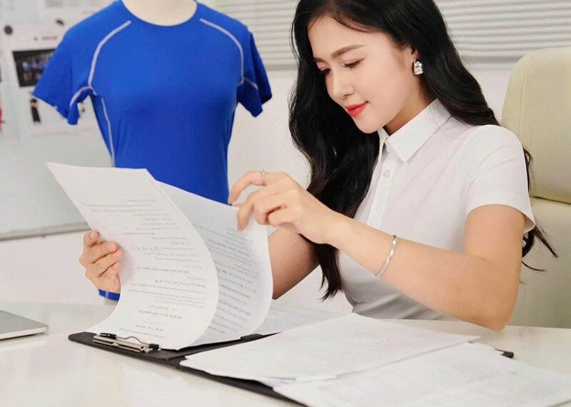 Hai mắt không đều nhau