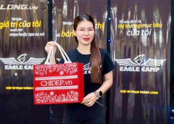 Lần đầu đeo kính cận bị chóng mặt