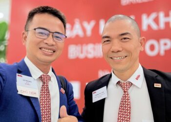 Mắt 7/10 có cần đeo kính không