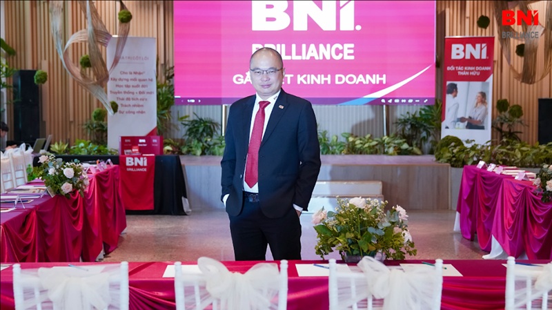 mắt cận 3 độ nhìn được bao xa