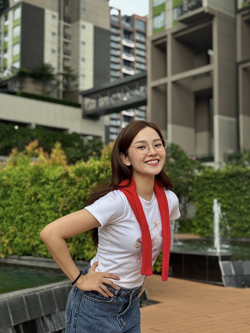 Tròng kính chống ánh sáng xanh là gì