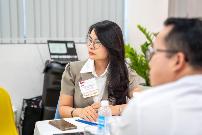 Mắt tật khúc xạ là gì