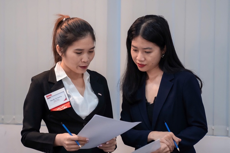 Mắt cận 0.75 có cần đeo kính