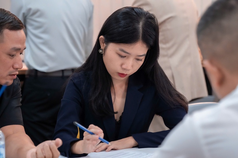 Cận 0.75 độ có cần đeo kính không