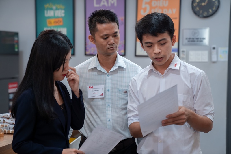 Bị cận mà không đeo kính có tăng độ không