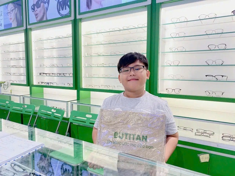 Trẻ em bị loạn thị