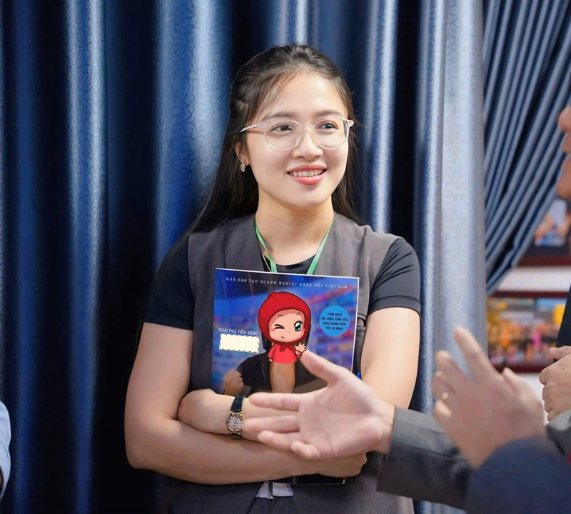 Bị loạn thị không đeo kính có sao không