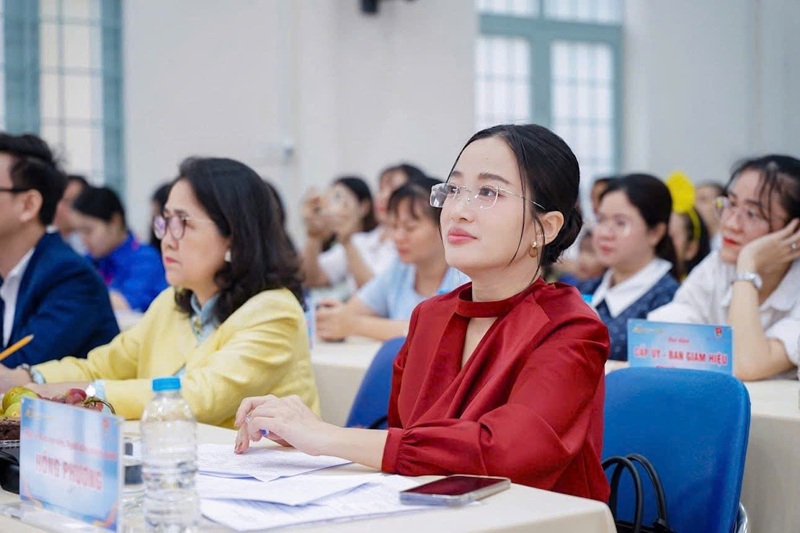 Mắt kính BUTITAN