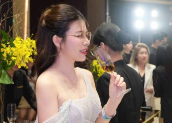 Loạn thị và cận thị cái nào nặng hơn