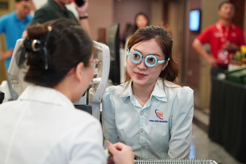 Thị lực 2/10 là cận bao nhiêu độ