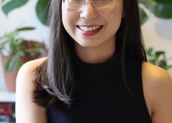 Bị loạn thị có cần đeo kính thường xuyên không?