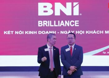 Độ cận nặng nhất là bao nhiêu