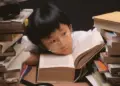 Loạn 2 độ có nặng không? Loạn thị 2 độ có nên đeo kính?