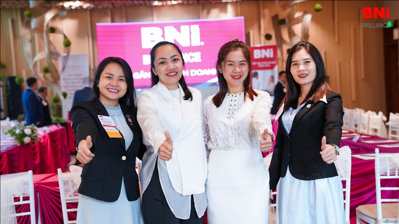 Mắt bị giật mí trên