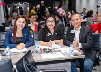 Mắt cận 1 độ nhìn được bao xa