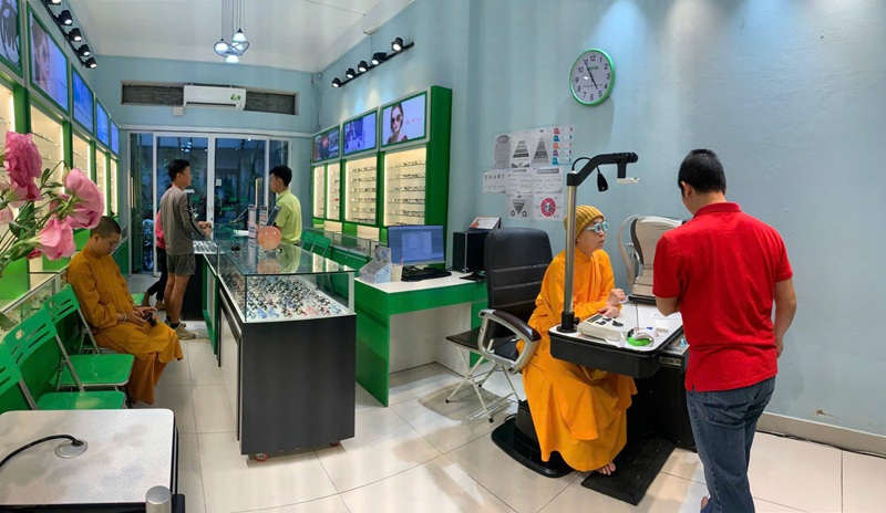 Đo mắt cắt kính