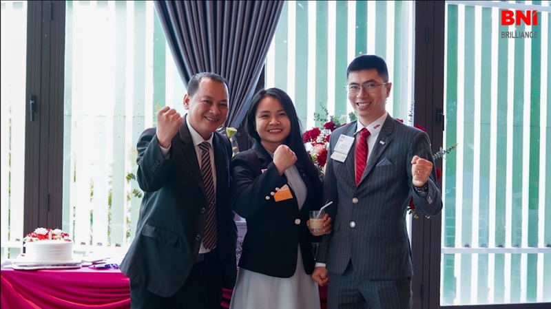 Đeo kính bị chóng mặt