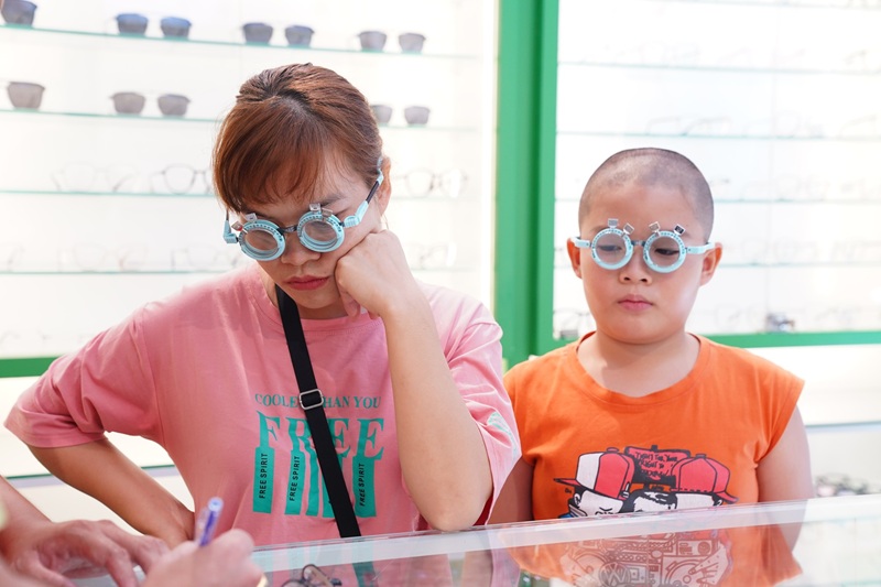 Nhược thị bẩm sinh có chữa được không