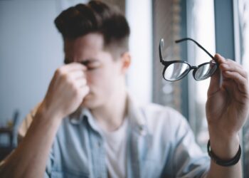 Bác sĩ mắt giải đáp loạn thị khác gì cận thị cực kỳ dễ hiểu