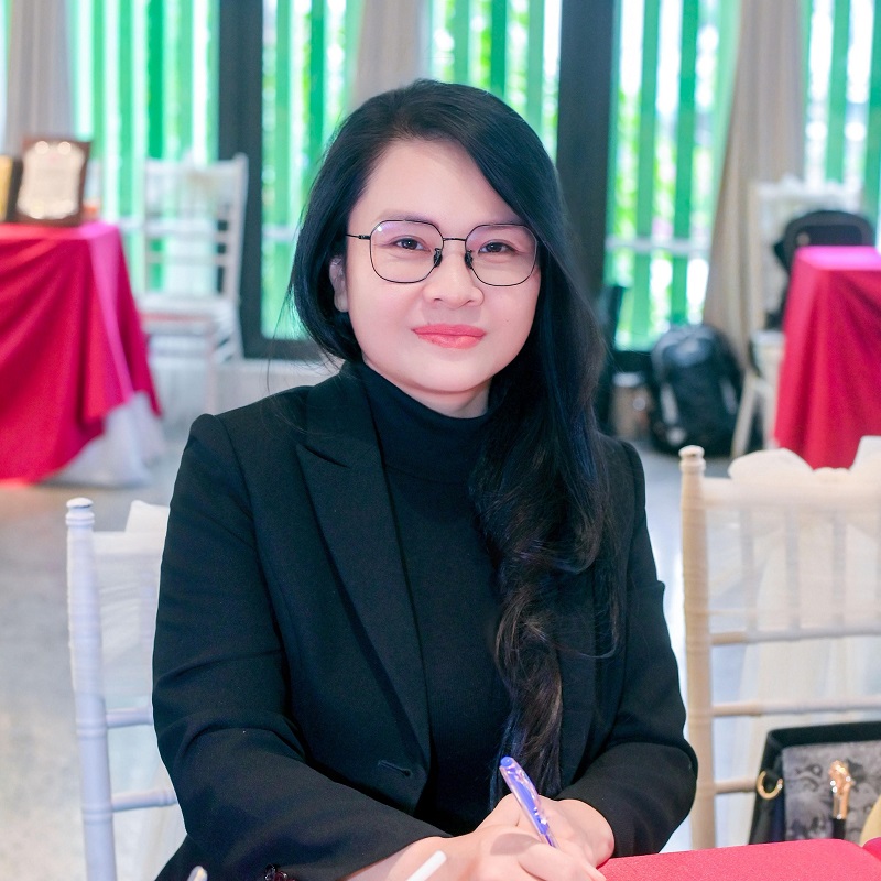 Tròng kính bị vàng