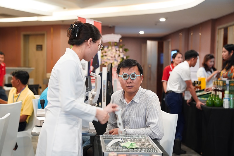 Bị viễn thị có đi nghĩa vụ quân sự không