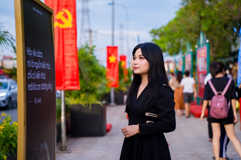 Tật khúc xạ về mắt bao gồm