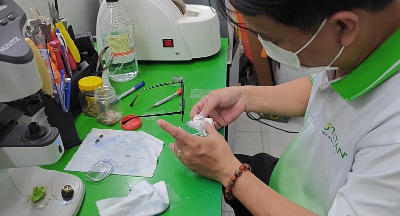 Cách sửa mắt kính bị gãy