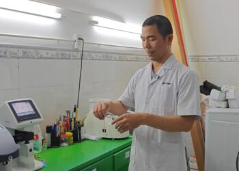 Cách sửa mắt kính bị gãy