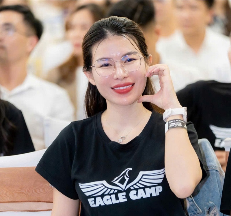 Giá cắt kính cận 0.5 độ