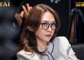 Mắt cận 1 bên